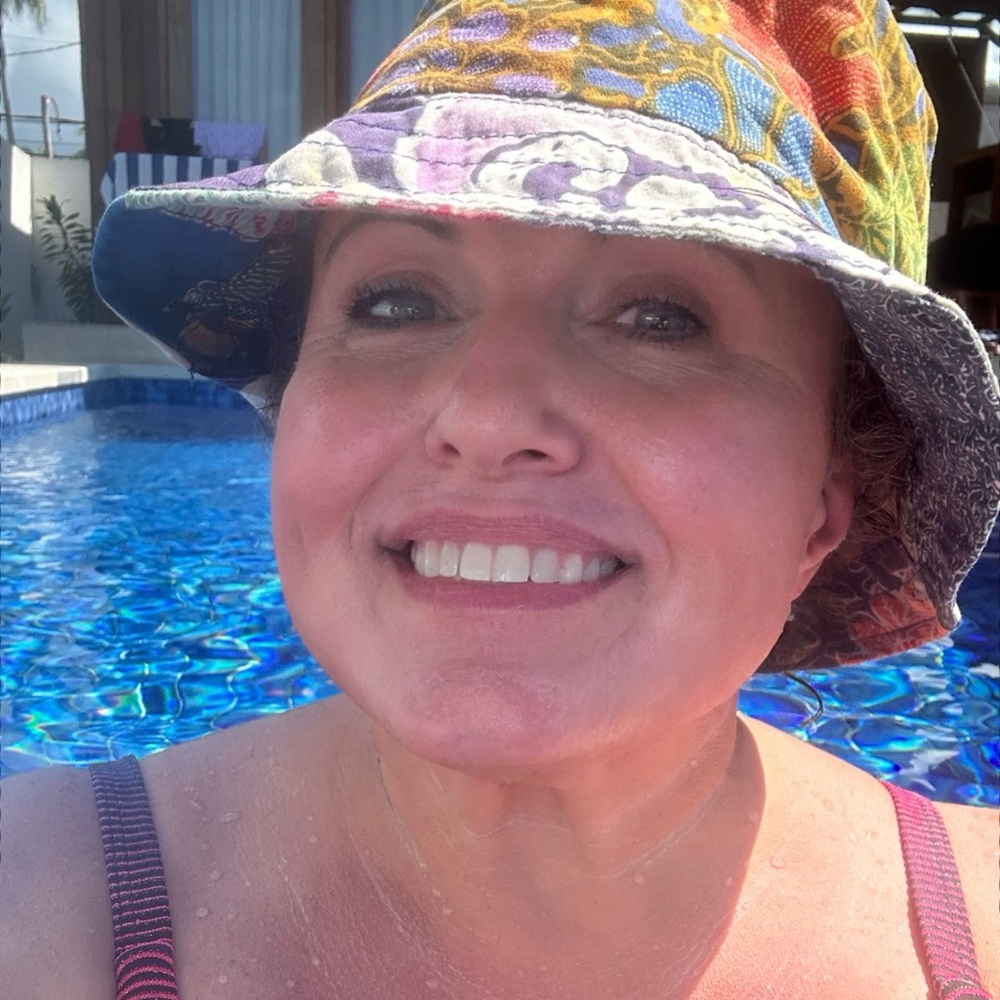 Meet your Posher, Laura